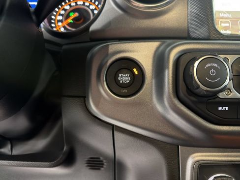 Used 2023 Jeep Wrangler Unlimited Sahara w/ LED Lighting Group AWD/4WD image 23