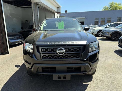 Used 2023 Nissan Frontier S w/ Technology Package AWD/4WD image 2