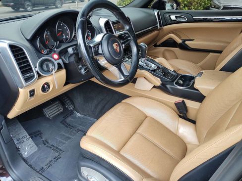 Used 2016 Porsche Cayenne image 28