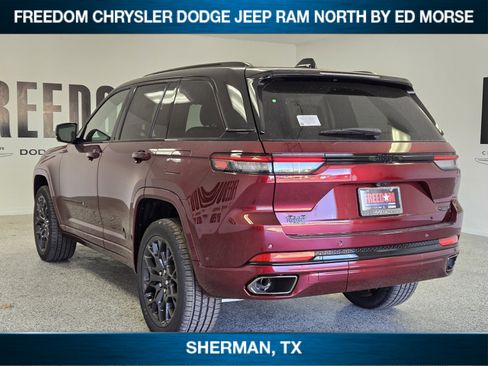 New 2025 Jeep Grand Cherokee Summit w/ Obsidian Package AWD/4WD image 4