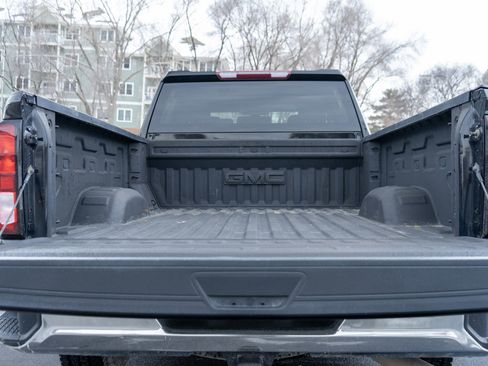 Used 2021 GMC Sierra 2500 SLE w/ SLE Value Package; image 9