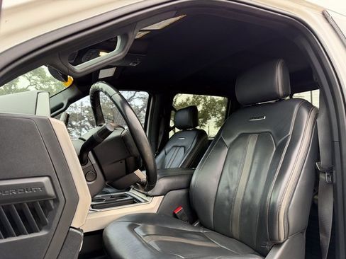 Used 2022 Ford F250 Platinum w/ FX4 Off-Road Package image 7