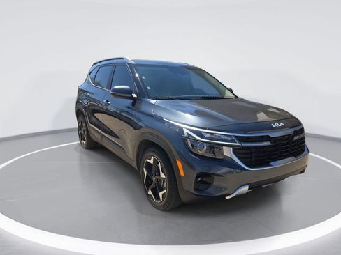 Used 2025 Kia Seltos S FWD image 2