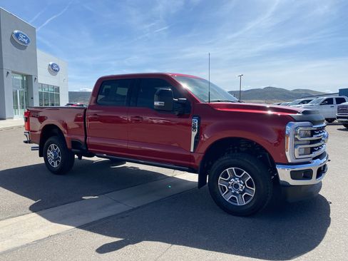 Used 2024 Ford F250 Lariat w/ FX4 Off-Road Package image 21