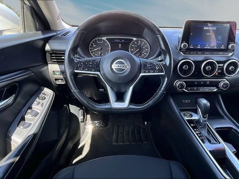 Certified 2022 Nissan Sentra SV FWD image 8