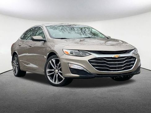 Used 2024 Chevrolet Malibu LT image 2