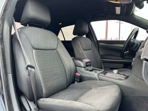 Used 2019 Chrysler 300 Touring w/ Sport Appearance Package image 34