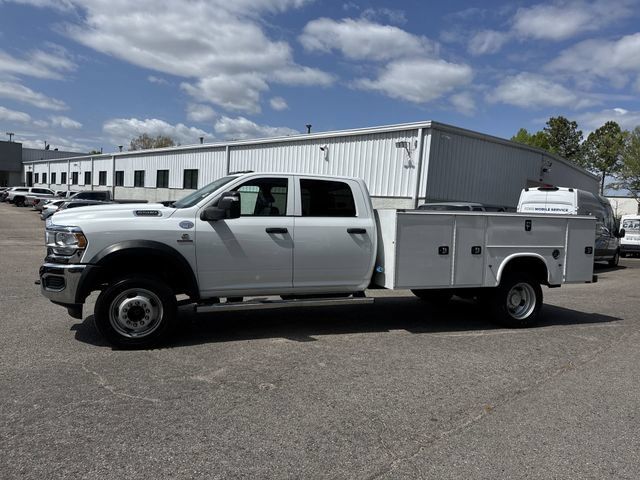 Used 2024 RAM 5500 Tradesman w/ Chrome Appearance Group AWD/4WD image 5