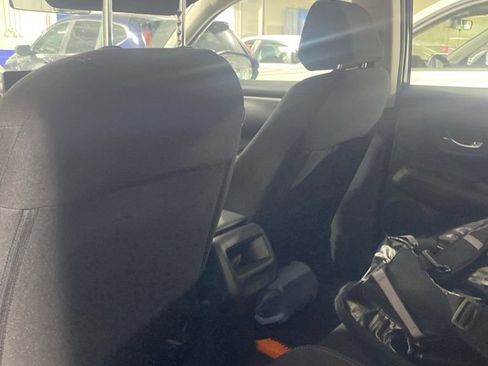 Used 2025 Honda HR-V LX image 11