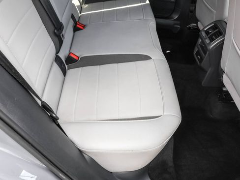 Certified 2023 Volkswagen Taos SE AWD/4WD image 36