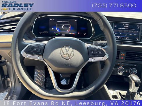 Used 2022 Volkswagen Jetta SE FWD image 16