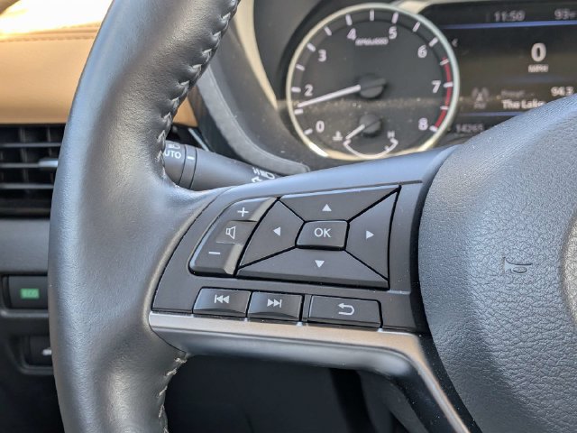 Used 2025 Nissan Sentra SV w/ SV Premium Package FWD image 19