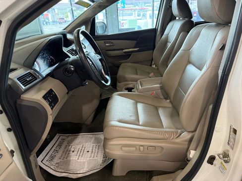 Used 2017 Honda Odyssey SE image 8