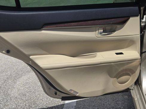 Used 2015 Lexus ES 350 w/ Premium Package FWD image 16