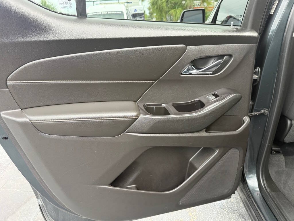 Used 2018 Chevrolet Traverse LT FWD image 23