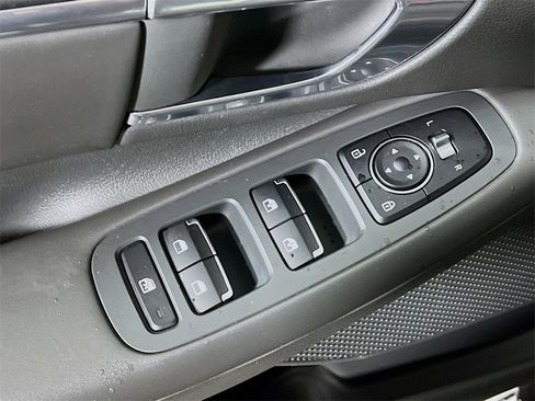 Used 2023 Hyundai Sonata SEL Plus image 17