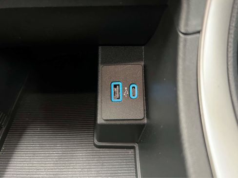 Used 2024 Ford Edge SE w/ Black Appearance Package image 28