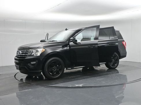 Certified 2020 Ford Expedition XLT w/ Equipment Group 202A image 32