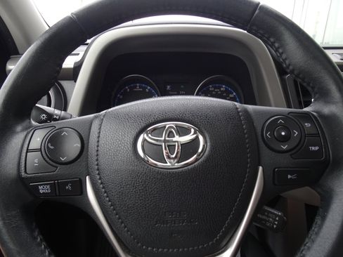 Used 2017 Toyota RAV4 XLE FWD image 20