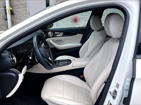 Used 2022 Mercedes-Benz E 350 4MATIC Sedan w/ Driver Assistance Package image 27