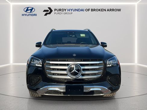 Used 2024 Mercedes-Benz GLS 450 4MATIC image 2