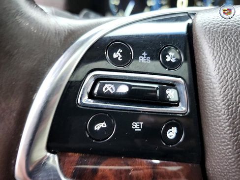 Used 2015 Cadillac Escalade Premium image 18