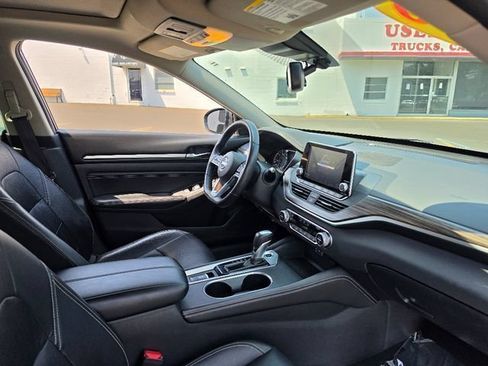 Used 2019 Nissan Altima 2.5 SL FWD image 11