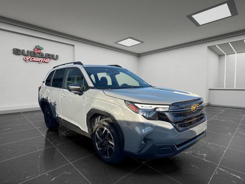 Certified 2025 Subaru Forester Premium AWD/4WD image 1