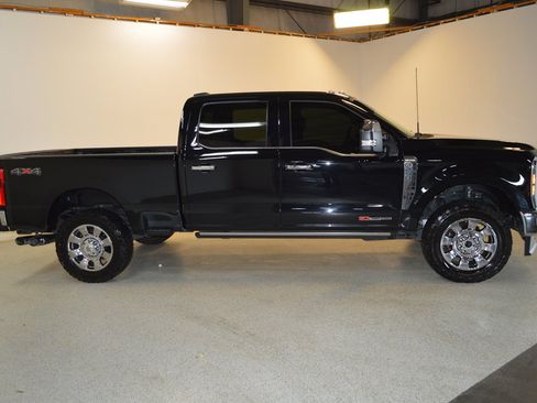 Used 2024 Ford F250 King Ranch w/ Chrome Package AWD/4WD image 2