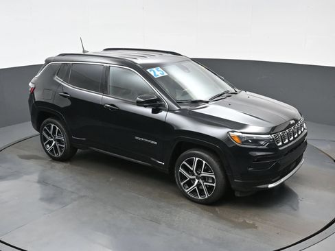 Used 2025 Jeep Compass Limited w/ Elite Group AWD/4WD image 43