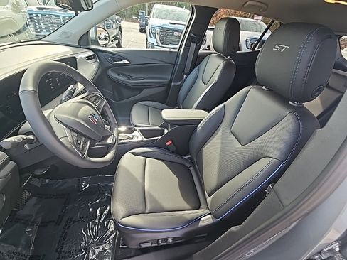 Used 2025 Buick Encore GX Sport Touring w/ Advanced Technology Package image 12