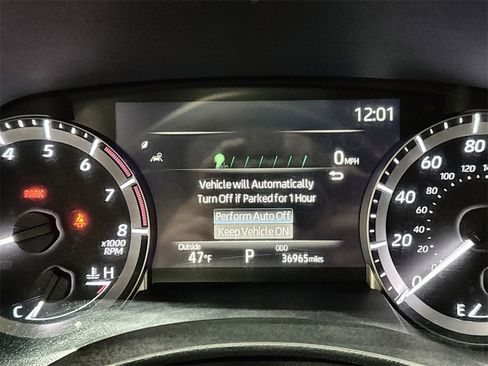 Used 2024 Toyota Highlander LE image 18