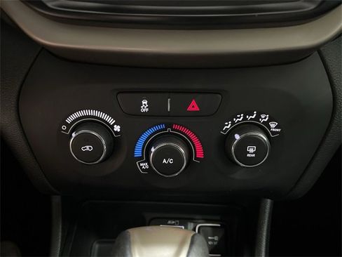 Used 2016 Jeep Cherokee Sport image 20