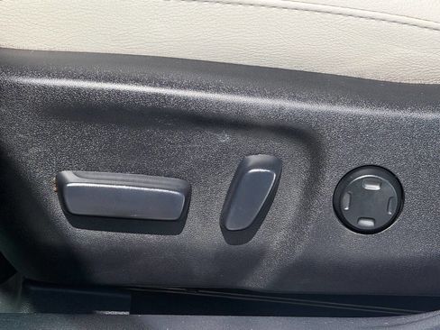 Used 2013 Toyota Avalon XLE Touring FWD image 10