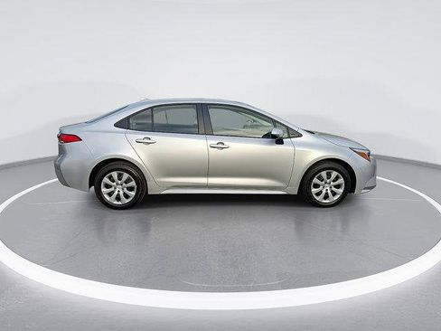 Certified 2025 Toyota Corolla LE image 10