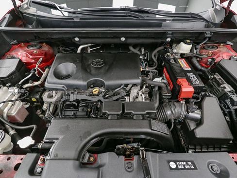 Used 2021 Toyota RAV4 XLE AWD/4WD image 13
