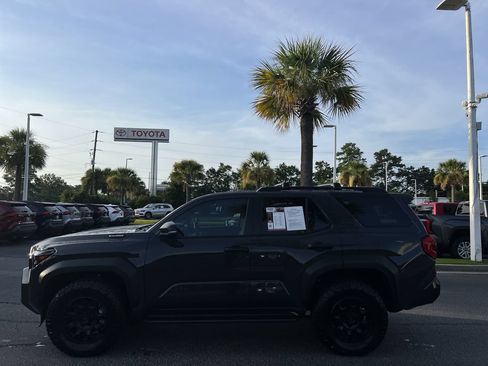 Used 2025 Toyota 4Runner TRD Off-Road Premium AWD/4WD image 7