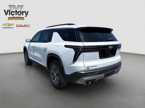 Used 2025 Chevrolet Traverse LT FWD image 4