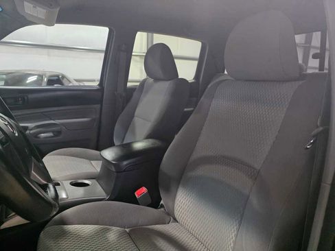 Used 2013 Toyota Tacoma PreRunner image 14