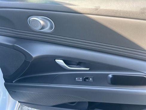 New 2026 Hyundai Elantra Limited image 33