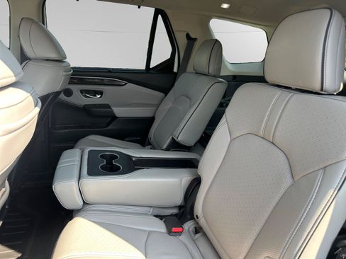 Used 2024 Honda Pilot Elite image 12