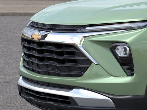 New 2026 Chevrolet TrailBlazer LT w/ LT Cold Weather Package FWD image 13