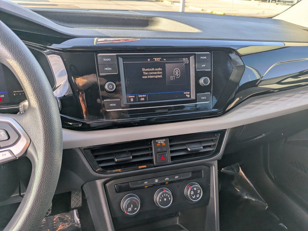 Certified 2022 Volkswagen Taos S FWD image 19