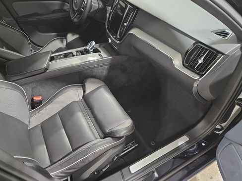 Used 2024 Volvo S60 B5 Plus image 22