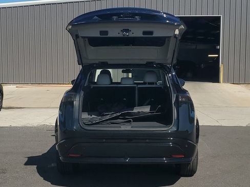 Used 2024 Nissan Ariya AWD image 13