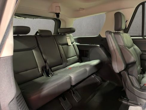 New 2026 Ford Expedition Active image 16