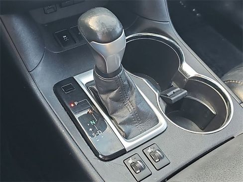 Used 2018 Toyota Highlander XLE w/ Carpet Mat Package (TMS) image 14