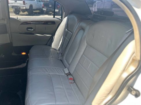 Used 1999 Lincoln Town Car Executive image 18
