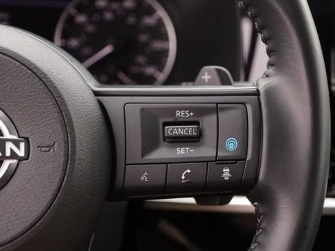 Certified 2025 Nissan Pathfinder SV FWD image 14