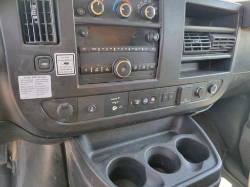 Used 2022 GMC Savana 3500 Extended w/ Power Convenience Package RWD image 17